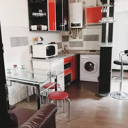 Апартаменти Біля Оперного І Форуму В Центрі Lviv Buitenkant foto