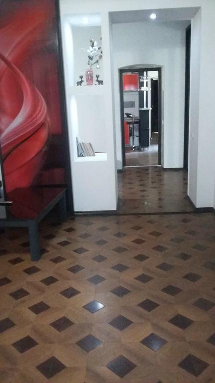 Апартаменти Біля Оперного І Форуму В Центрі Lviv Buitenkant foto